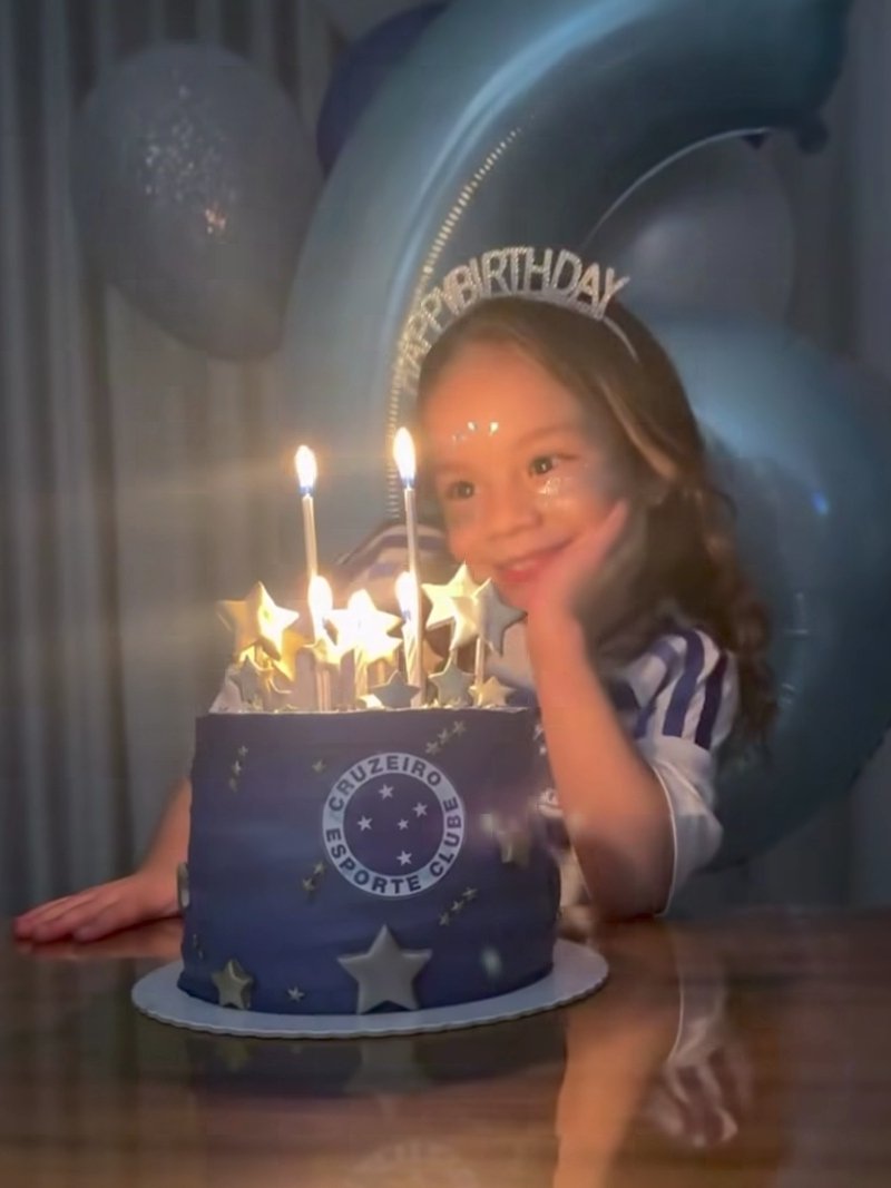 a filha do romero fazendo aniversário do Cruzeiro 🥹🥹