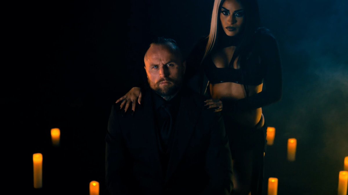 Sooo they just replaced Kross and Scarlet with Aleister and Zelina huh? #SmackDown