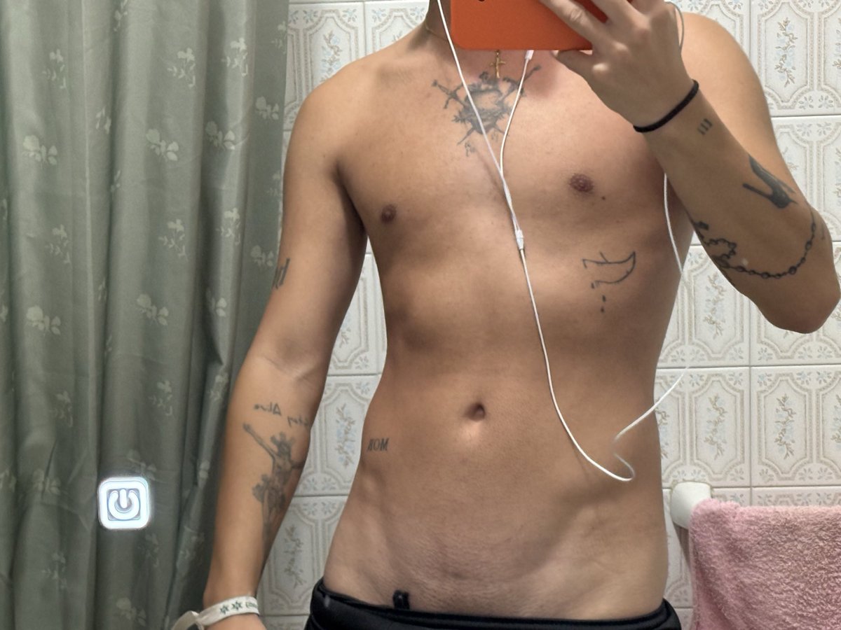 manu nomi bull tweet media