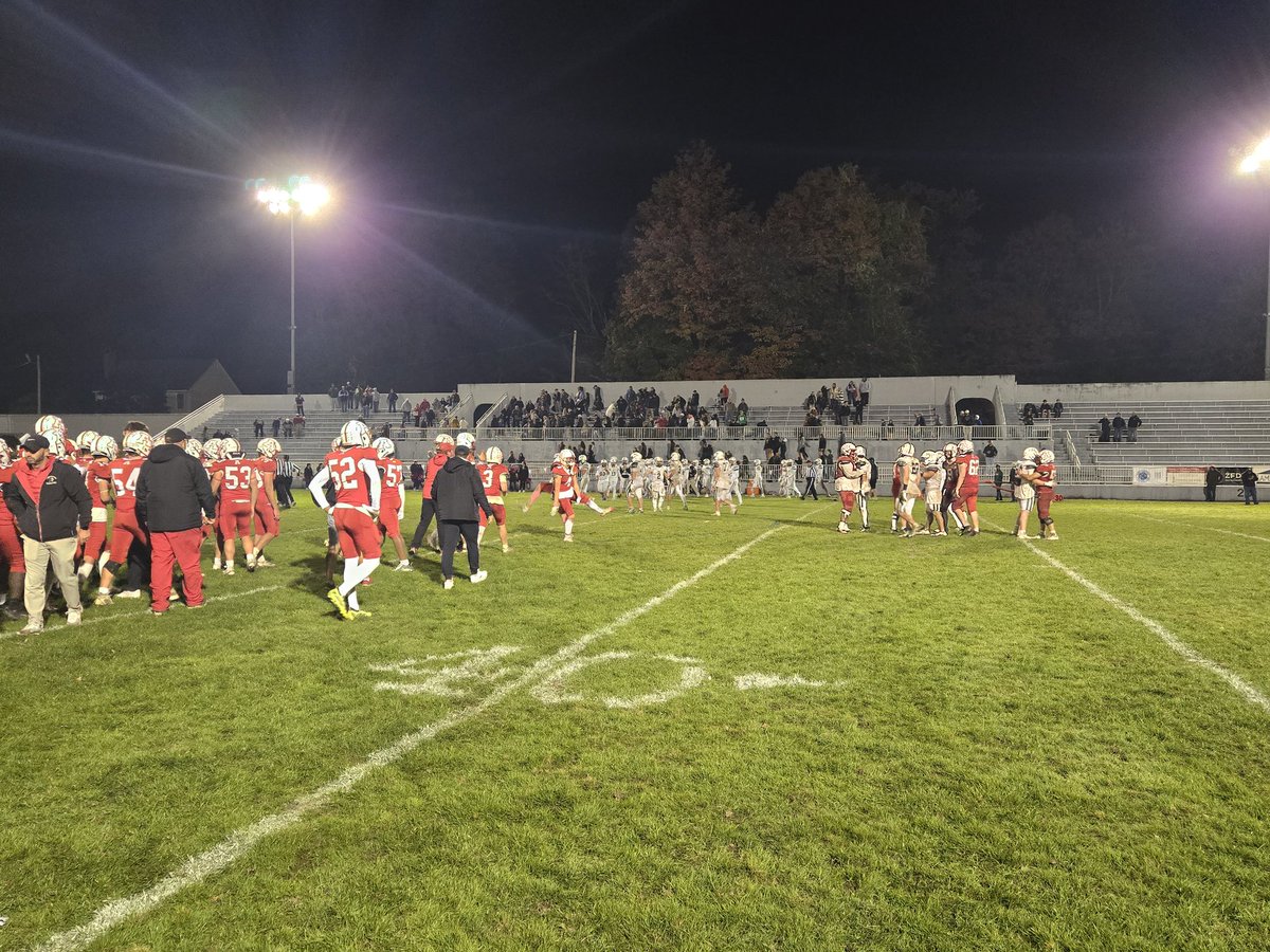 Final: <a href="/AmesburyFB/">Amesbury Redhawks Football</a> 30, North Reading 28

(Kyle's prediction: 32-28)

These two CAL-leading programs have just put on classics this decade, and that doesn't stop tonight. Lot of mutual respect between these two.

But No. 1 Amesbury adds a signature win to add to its D7 resume.