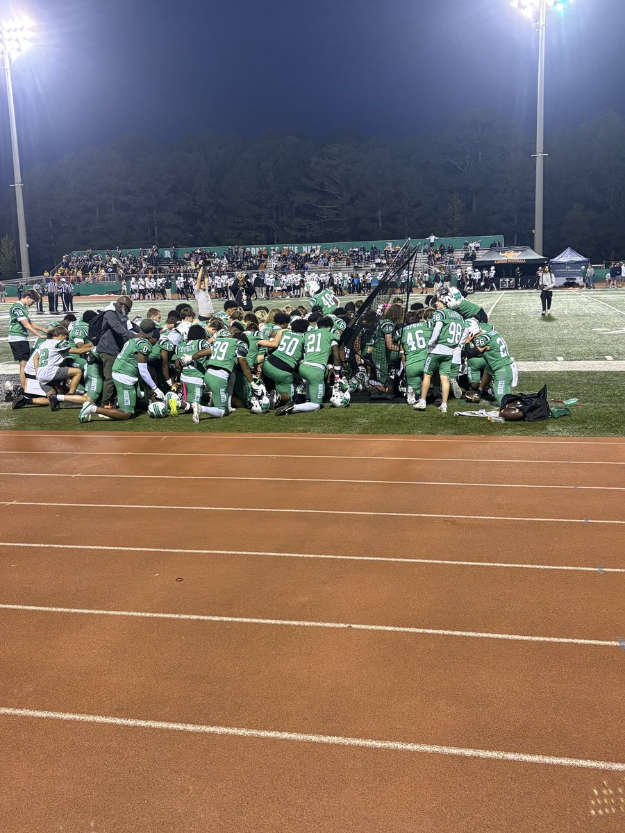 rds0008's tweet image. Friday Night Lights! Roswell HS 22 vs. Lanier HS 0. At the Half. @roswellsports @Roswell_FB @OfficialGHSA