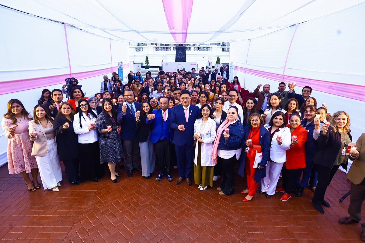 Hoy, el Congreso se vistió de rosa 
En el marco del Día Mundial contra el Cáncer de Mama, reafirmamos nuestro compromiso con la prevención, la detección temprana y el acompañamiento a quienes luchan o han luchado contra esta enfermedad.
Cada lazo, cada palabra y cada firma