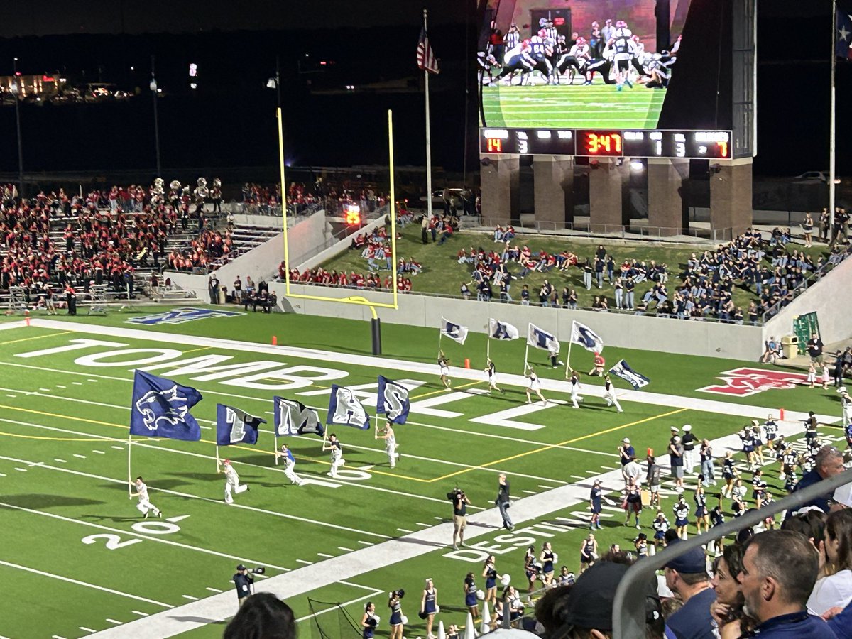 #GoCatsGo <a href="/TomballISD/">Tomball ISD</a> Patriotic Show! 🇺🇸🎉#DestinationExcellence