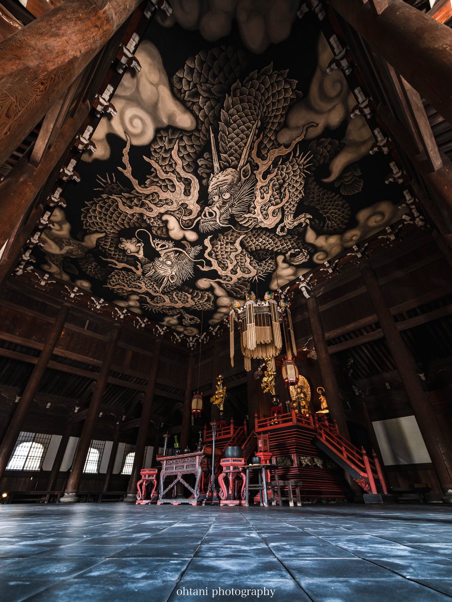 京都・建仁寺の双龍図が圧巻。