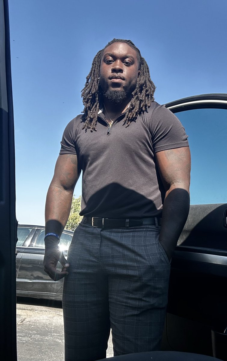 JustKeyze's tweet image. I’m always the first one to get it, that’s how you lead by example ✍🏾