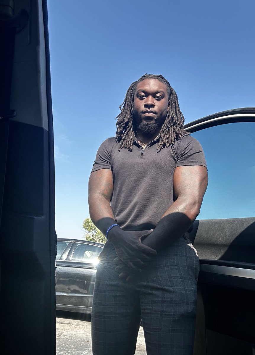 JustKeyze's tweet image. I’m always the first one to get it, that’s how you lead by example ✍🏾