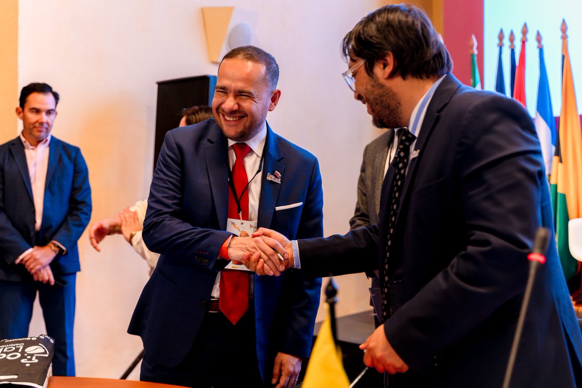 MinEducación tweet media