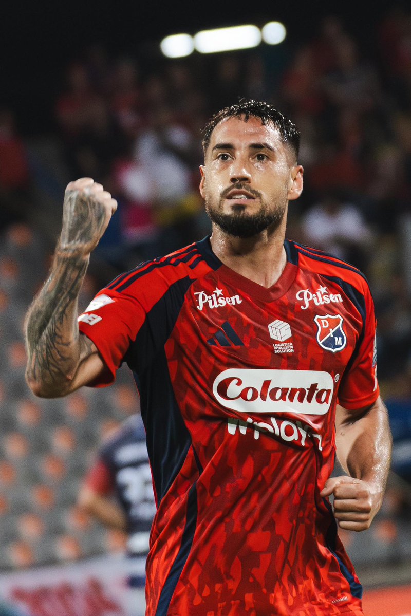 HINCAPIEDATOS's tweet image. Las 2 etapas del argentino Francisco Fydriszewski con Independiente Medellín:
• 15 primeros partidos: 0 goles
• 25 recientes partidos: 16 goles
Lo esperaron, lo respaldaron y "El Polaco" Fydriszewski les respondió con 16 goles y contando...en el segundo semestre 2025.