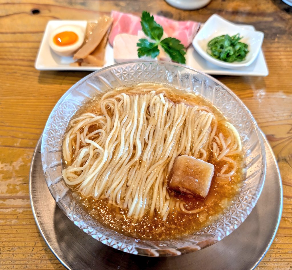 めん奏心さん
「煮干しそばかけ　汐」
「冷や鶏」

久しぶりの連食
今日は体調が良かったのか食後に苦しくならない💪
