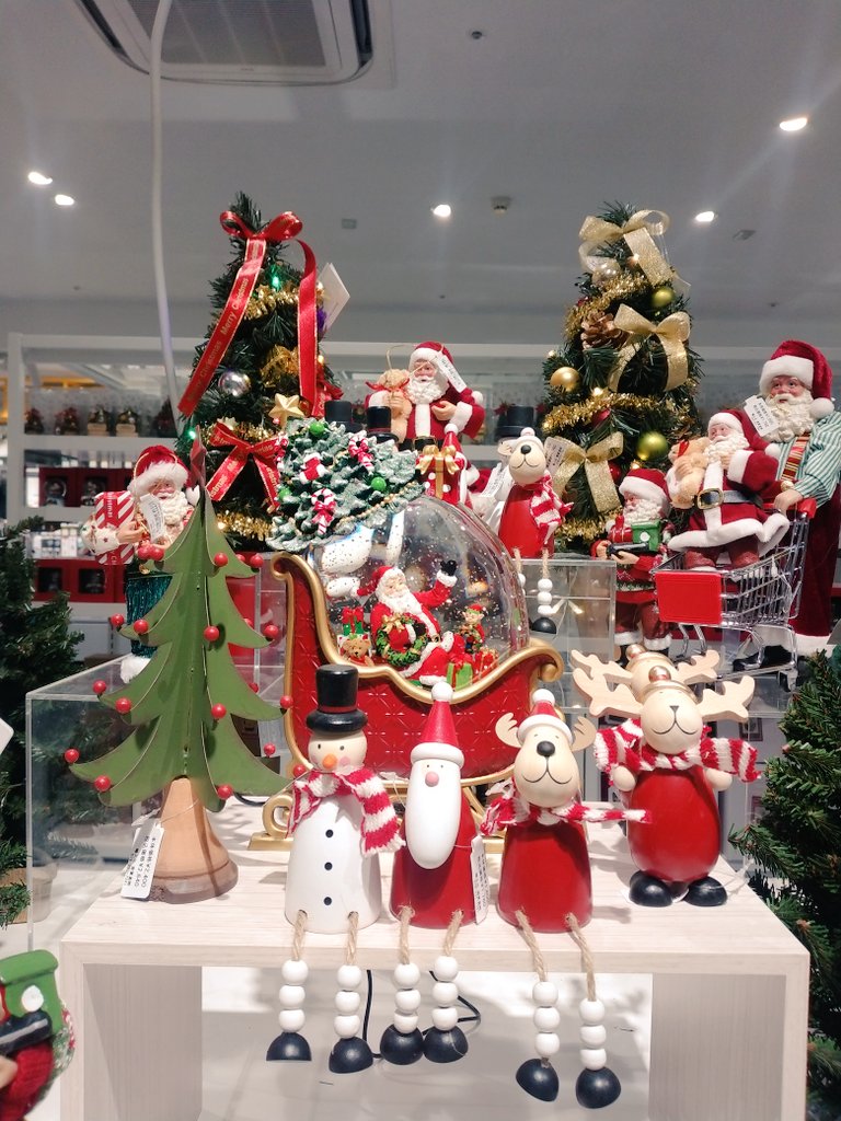クリスマスがやってくる！／ 6階バラエティ雑貨売場に、クリスマス