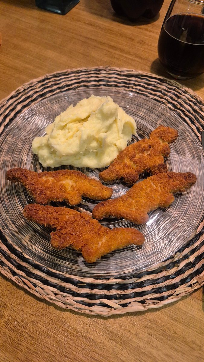 que pasa amor no tocaste tus ricosaurios de pollo con pure