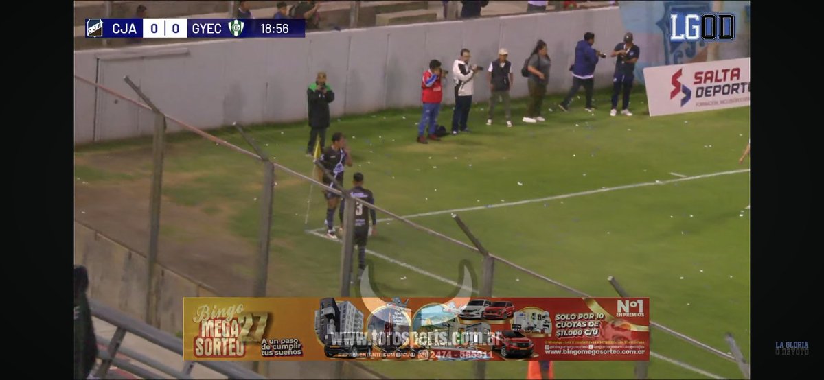 Esta categoria me hizo mierda, qué hago viendo este partido un VIERNES a la NOCHE