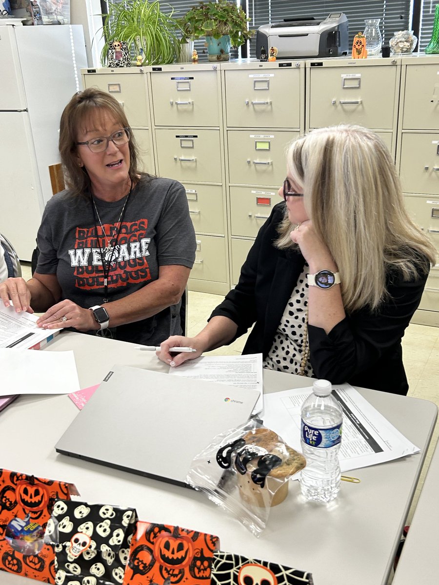 Big conversations. Bright ideas.
Our principals dove deep into how reflection shapes action — learning to coach with clarity, lead with purpose, and grow together for every student in Hickman County. 💙❤️
#HC410 #GrowingTogether #TwoMascotsOneHeart #LeadershipMatters