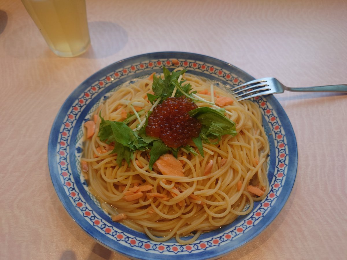 サーモンといくらの親子パスタ。
うまー( "´༥`"  )