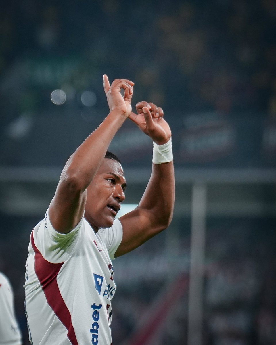 ¡ESOOOO CARLITOOOOS! 🤫

#VamosLIGA #CastaDeCampeón