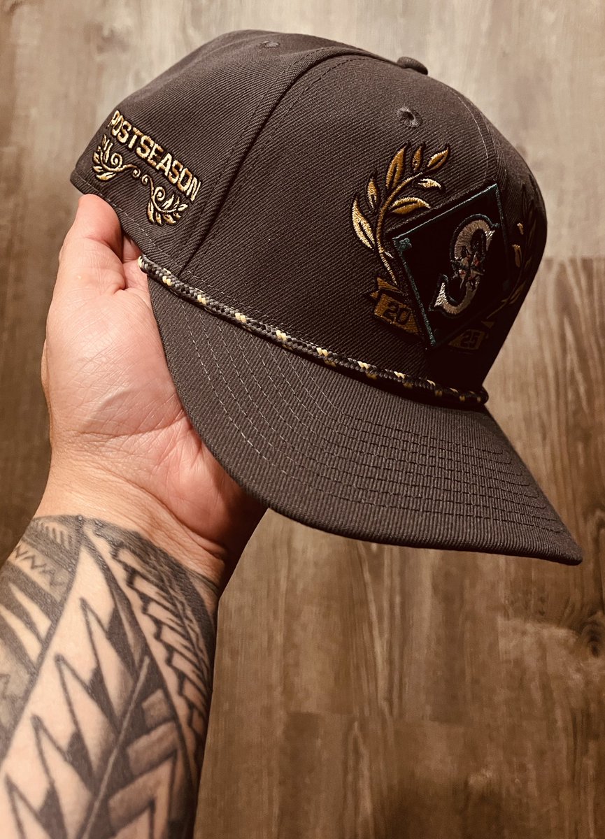 B. (@32krewcapt) on Twitter photo 