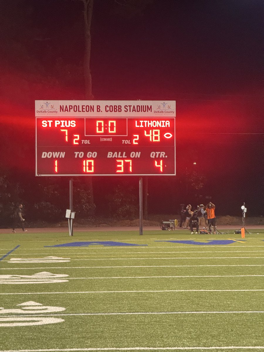 HISTORY MADE 🏈🔥
Big win for Lithonia — first time in school history we’ve beaten St. Pius!
Now 7-1 on the season.
A huge victory for our players, coaches, and the entire L-Town community.

LITHONIA STAND UP! 💪🐾 #LTown #BulldogPride #HistoryMade