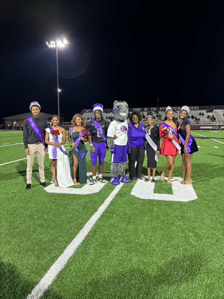 rvhs's tweet image. 👑 Congratulations to our 2025 Homecoming Royalty! 💜🩶

King – Omari Johnson
Queen – Alahna Valentine
Prince – Jaydon Sanders
Princess – Mallory Seymore
1st Runner-Up – Zakiyah Clayborne
2nd Runner-Up – Zamariya Jones

#RVHSHomecoming25 #BlazerPride #BlazerVerse