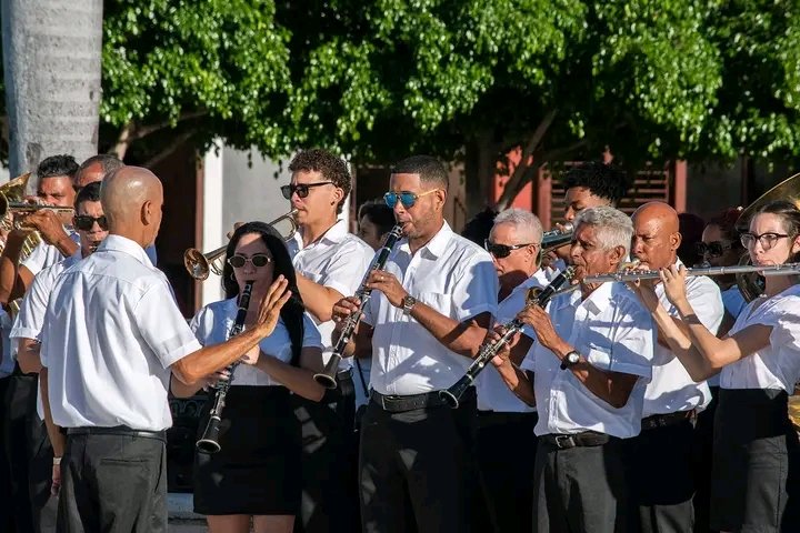 Comenzó en nuestro #Bayamo #ProvinciaGranma la 31 edición de la #FiestaDeLaCubanía. #LaPatriaEnMiVoz. <a href="/PartidoPCC/">Partido Comunista de Cuba</a> <a href="/AsambleaCuba/">Asamblea Nacional Cuba</a> <a href="/PresidenciaCuba/">Presidencia Cuba 🇨🇺</a> <a href="/GobiernoCuba/">Gobierno Cuba 🇨🇺</a> <a href="/GobiernoGranma/">GobiernoGranma</a> <a href="/YudelkisOrtizB/">Yudelkis Ortiz Barceló</a> <a href="/InesMChapman/">Inés María Chapman Waugh</a> <a href="/CubaEsCultura/">MinCult - Cuba</a>