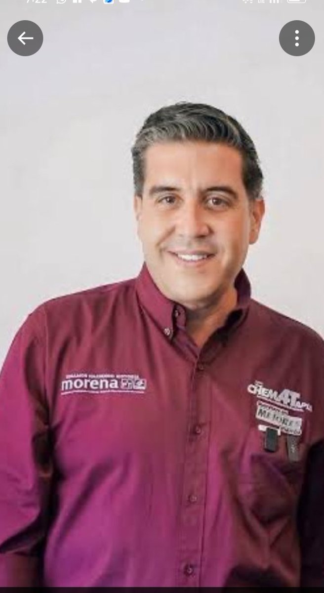 Oiga <a href="/LuisaAlcalde/">Luisa Alcalde</a> :
¿Qué está escrito en la parte izquierda de la playera de este sujeto CORRUPTO que <a href="/Claudiashein/">Claudia Sheinbaum Pardo</a> promovía para presidente municipal de Querétaro?  ¿Necesita lentes o cree que somos idiotas?