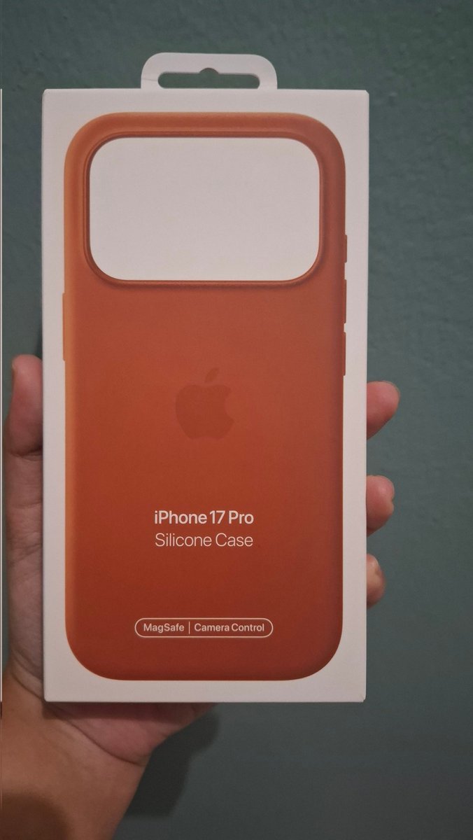 Sekarang kalau beli apa2 mikir dulu, yang paling best deal yang mana.. ternyata kalau beli ip best deal pas PO, kalau engga yaa nunggu event fair biar harganya ga nyesek2 bgt. Udah dapet diskon 2jt, dapet case apple 17k.