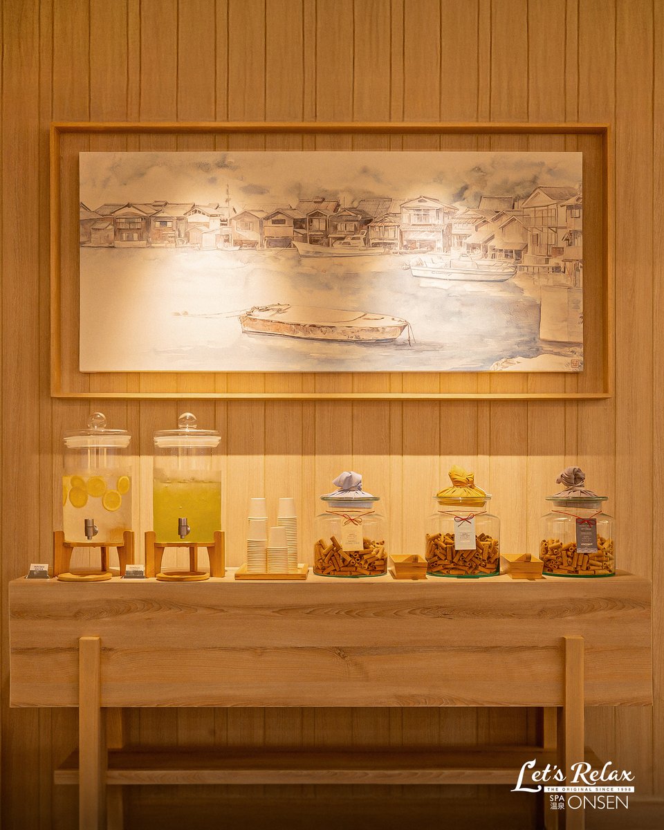 สวัสดีค่ะ วันนี้มาอวดผลงานล่ะค่ะ! 

งานนี้เป็นงานวาดภาพตกแต่งสไตล์ญี่ปุ่นให้กับทาง Let's Relax Onsen Lumphini ซึ่งเป็นงานที่ท้าทายและสนุกมาก!! หากใครมีโอกาสก็แวะไปดูที่สาขาได้นะคะ ภาพเป็นธีมเมืองท่าอิเนะและดอกไม้ต่างๆ รับรองว่าเดินดูก็เพลิน แช่ออนเซ็นก็สบายค่ะ! ♨️