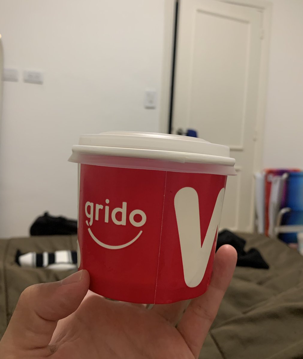 grandon_enzo's tweet image. Cómo detesto las heladerías que usan el pote de cartón para llevar, se transpira todo y se hace agua, malísimo. Igual te amo @GridoHelados 🫶🏼