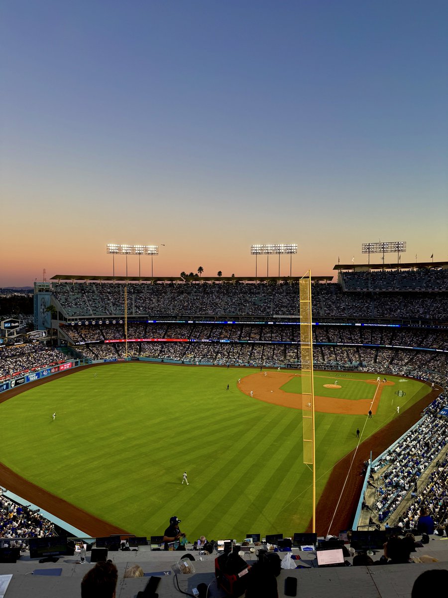 Sports's tweet image. views from the third base line at Dodgers Stadium 🌴

#NLCS | Game 4️⃣ | MIL @ LAD