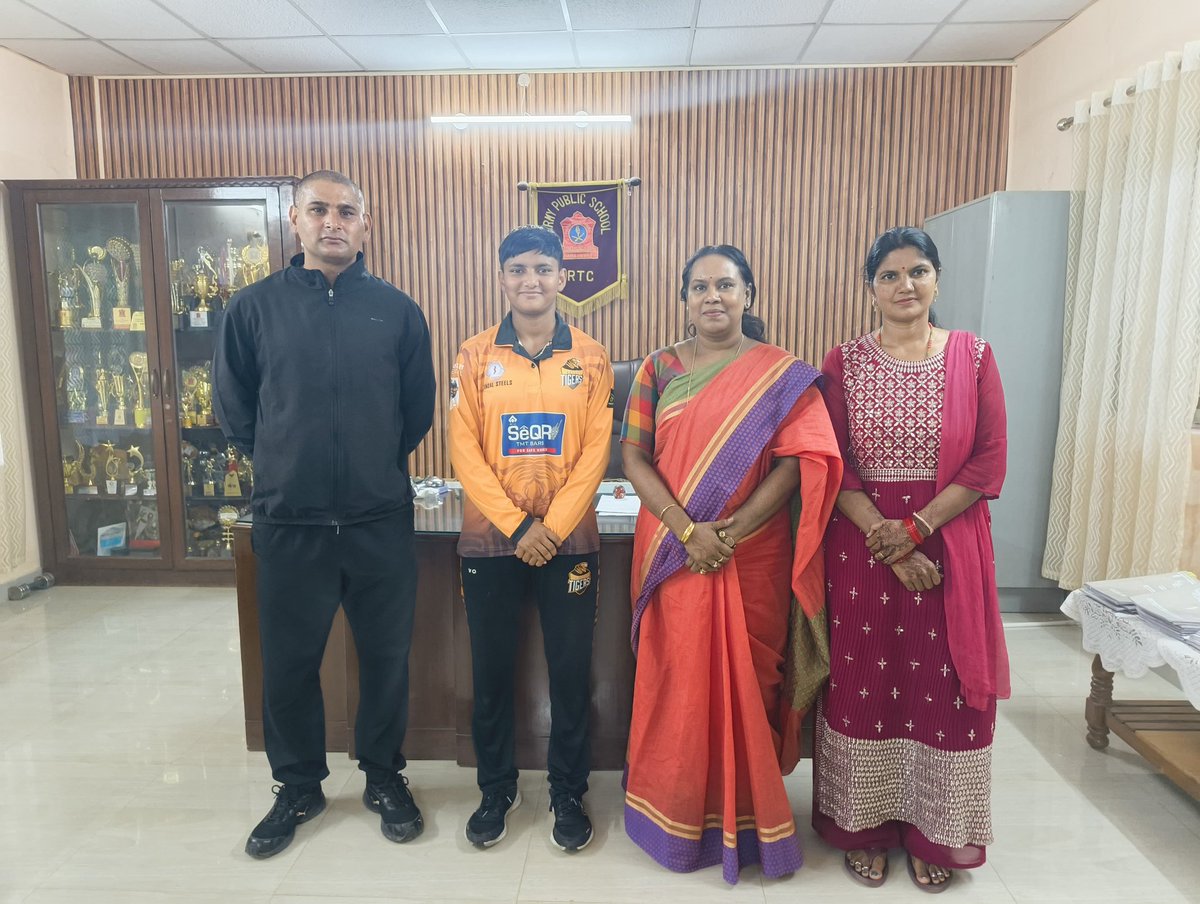 apsprtcbangalor's tweet image. 🏏 Proud Moment for APS PRTC!
Congratulations to Nandini Chouhan for being selected for KSCA. Your hard work, talent, and dedication have brought glory to Army Public School PRTC, Bangalore. 🌟👏
#apsprtc 
#ProudMoment 
#KSCA 
#RisingStar
 #GirlsInSports