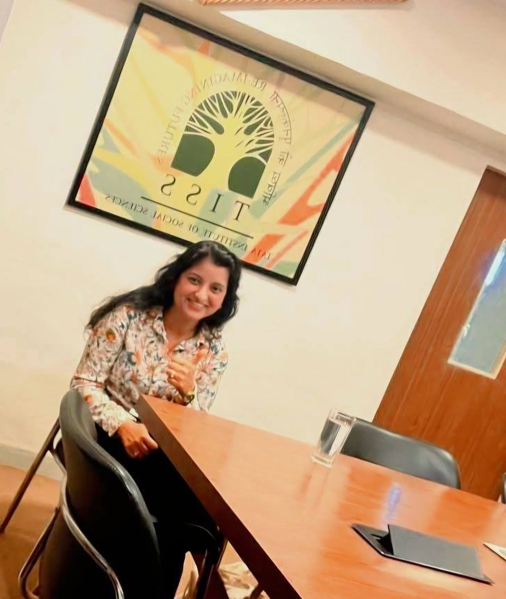 RohiniBalram's tweet photo. An incredible experience presenting on my book at the Tata Institute of Social Sciences in Mumbai! 🌟Wonderful audience— engaged, curious &amp; passionate. There’s a real appetite for conversations around women in sport in the Global South. #WomenInSport #GlobalSouth #TISS#BookTalk https://t.co/DSFGukVuao