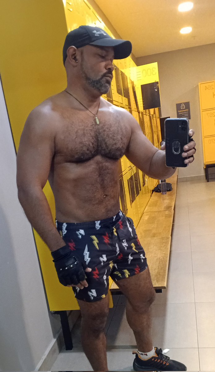ElMorenazo20's tweet photo. Cuesta esculpir este cuerpo a los 46 años, pero no imposible https://t.co/3ifdbmwuOx