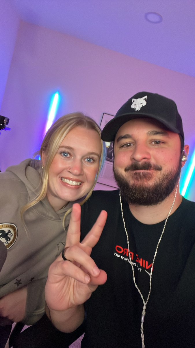 MarkClarkk's tweet photo. Proactive suicide prevention starts with a conversation. We’re starting the conversation with @HopeForTheDay by raising money for them right now on stream. Help us make a difference! We are in this together. #StreamingForHope @HopeForTheDay @Loadscreengg 

Live now! ↙️
https://t.co/YgCTUcTJkj