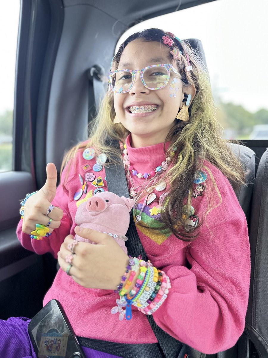 Mamber_22's tweet photo. This just in…..Lauren has completed the last step to becoming Mabel for real…..She got the braces this week and officially has become “#therealmabel” #mabelisreal. Of course she has to dress the part for the big day ❤️ https://t.co/DD0HeyrXSO
