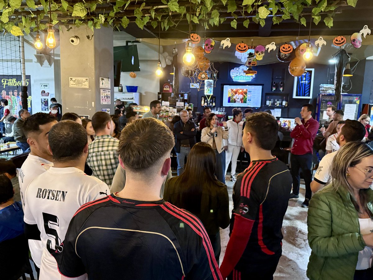 RocioDussanPer's tweet photo. 💪⚽ ¡El deporte nos une!
Disfrutamos y apoyamos cada espacio que promueve la actividad física y la sana convivencia. Por eso, acompañamos con emoción el torneo de fútbol realizado por los líderes de la rama judicial en las canchas de #LaGrama.
Fue una jornada llena de energía, donde compartimos una experiencia inolvidable junto a estos talentosos deportistas. 🙌✨