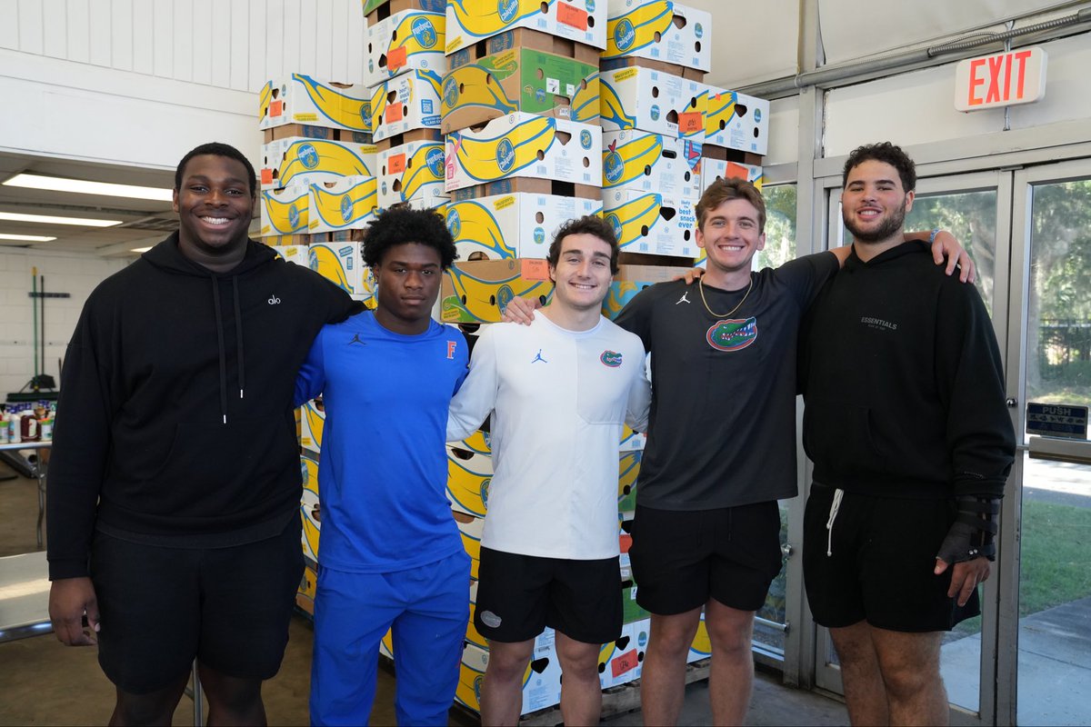 Honored to team up with Bread of the Mighty Food Bank to help feed our Gainesville neighbors and strengthen our community. breadofthemighty.org/@Fl_Victorious #FVFoundation