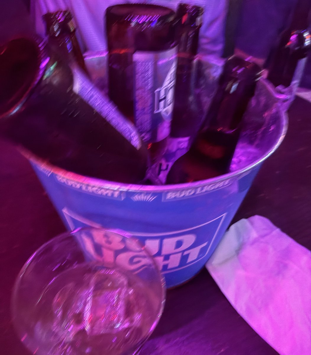 stagedbet's tweet image. Can confirm @nflgambler12 knows ball #instantreload #fastmag