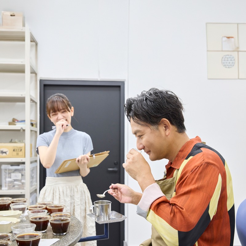 imperfect_inc's tweet photo. ＼大好評！ご予約は10/31まで／

ポルノグラフィティ新藤晴一さん（ @blackcaster ）×imperfectの限定コーヒー定期便が大好評！

新藤さん考案の特別ブレンド＋手書きメッセージ＋オリジナルマグカップなど特典満載☕

📅予約締切：10/31まで
詳細はリンクから！

@pg_koushiki