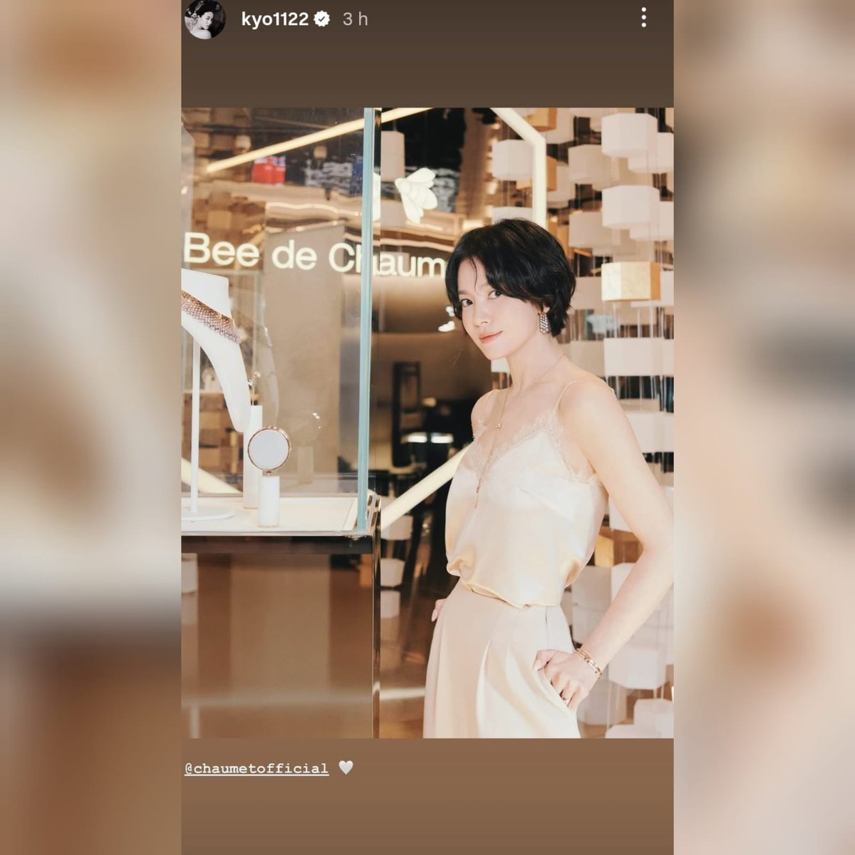 Historia de instagram de nuestra hermosa niña #Songhyekyo
<a href="/Chaumet/">Chaumet</a>

#Songhyekyo #kyo1122 #SongHuyQiao #송혜교 #westandbyyoukyo #WeLoveYouSongHyeKyo #Chaumet #chaumetambassador
