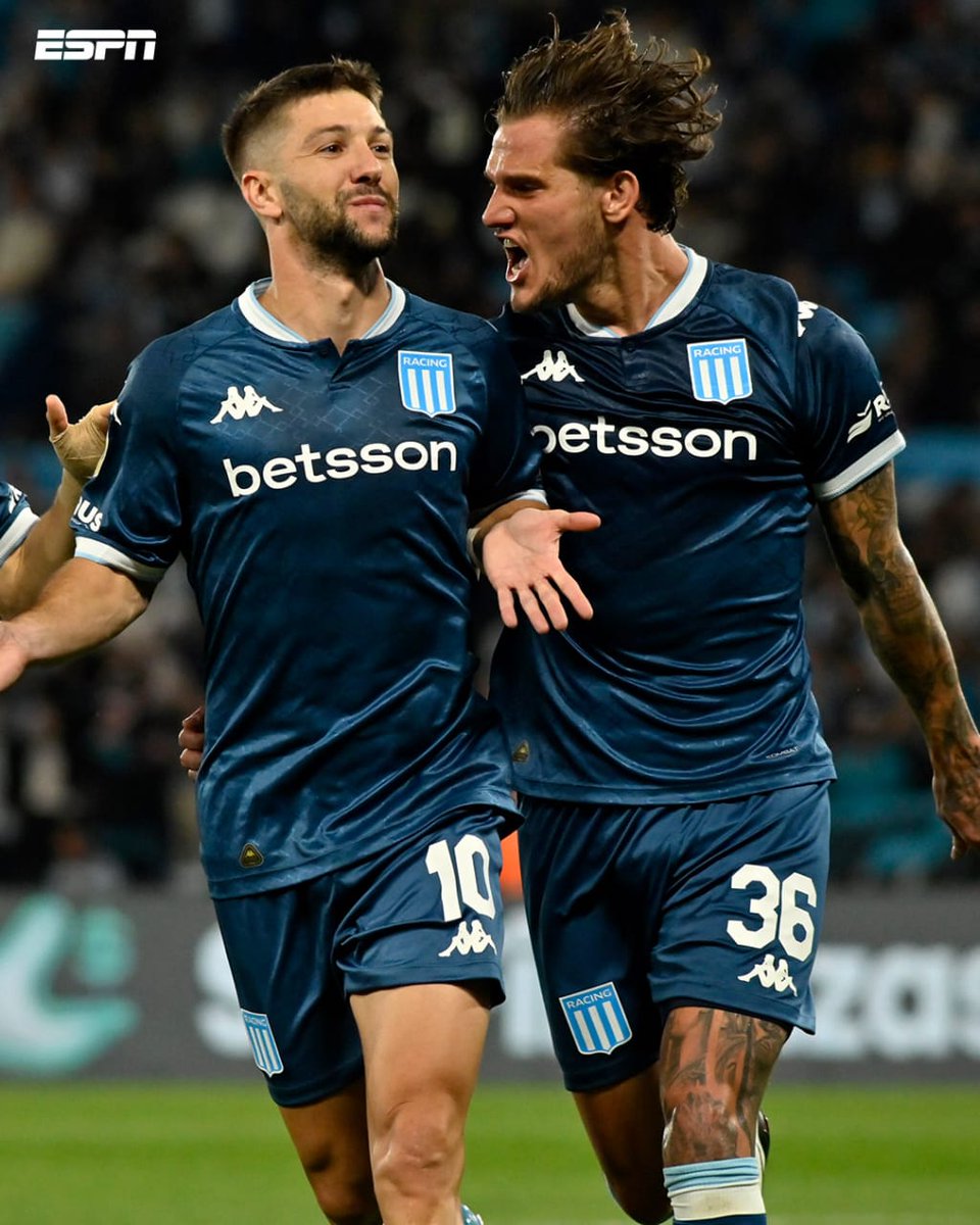 El otro día fue Zuculini, hoy Vietto. El sentido de pertenencia se encuentra presente en este Racing Made in Costas que sigue dando pelea en el plano local. Es verdad que no jugó bien y el partido pudo ser empate pero el 1-0 ante Aldosivi trajo alivio y acomoda un poco las cosas.