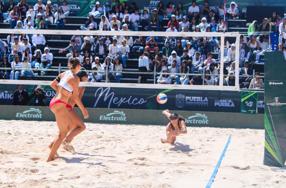 PoderNoticiaPue's tweet image. 🏐 Voleibol Femenil | México vs República Checa
La Selección Mexicana cayó en su tercer partido del torneo ante República Checa. Con este resultado, el equipo nacional queda a la espera del sorteo para definir si avanzan a la siguiente ronda.

@DeportePue #PoderNoticia