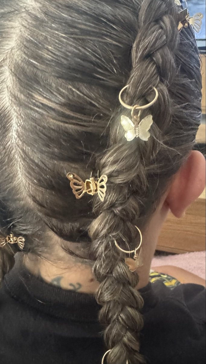 Ready to see you in Sydney tonight! 😭😭<a href="/MariahCarey/">Mariah Carey</a> <a href="/MariahCareyAU/">Mariah Carey Australia (Fan Page)</a>