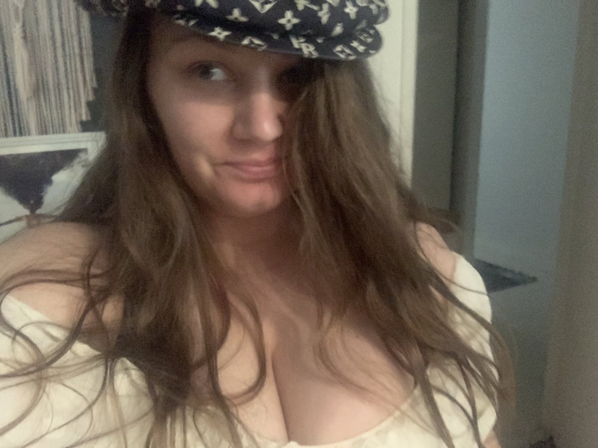 Naddleslee's tweet image. I’ve decided to dos little #SpringCleaning overhaul on my cupboard. Look at me digging up the #nuaghties00’s