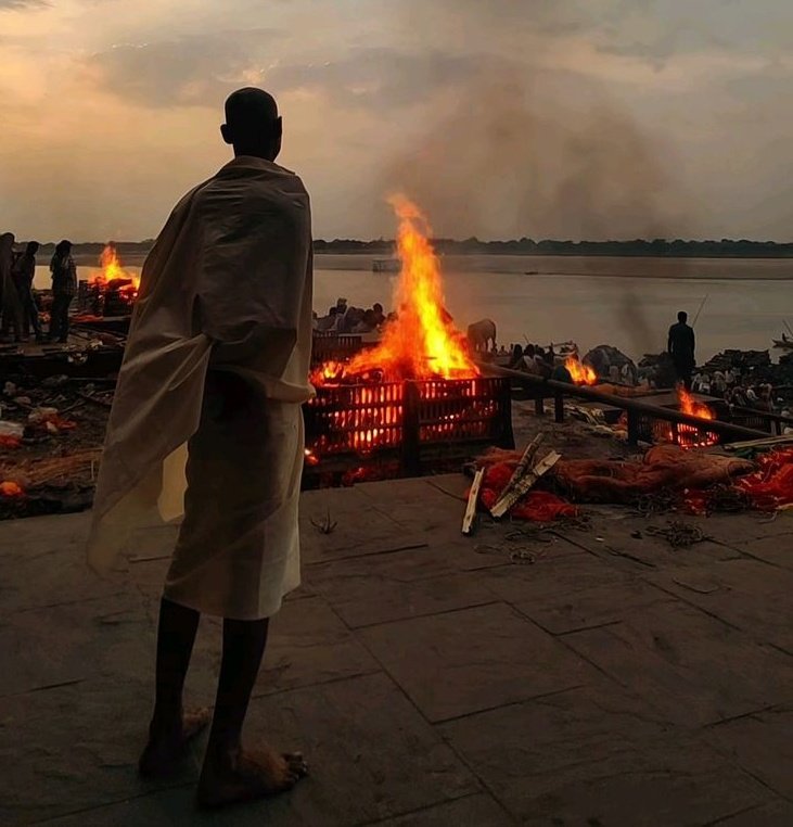 जाना अनिवार्य है।
अच्छे किरायेदार बनकर जिए।