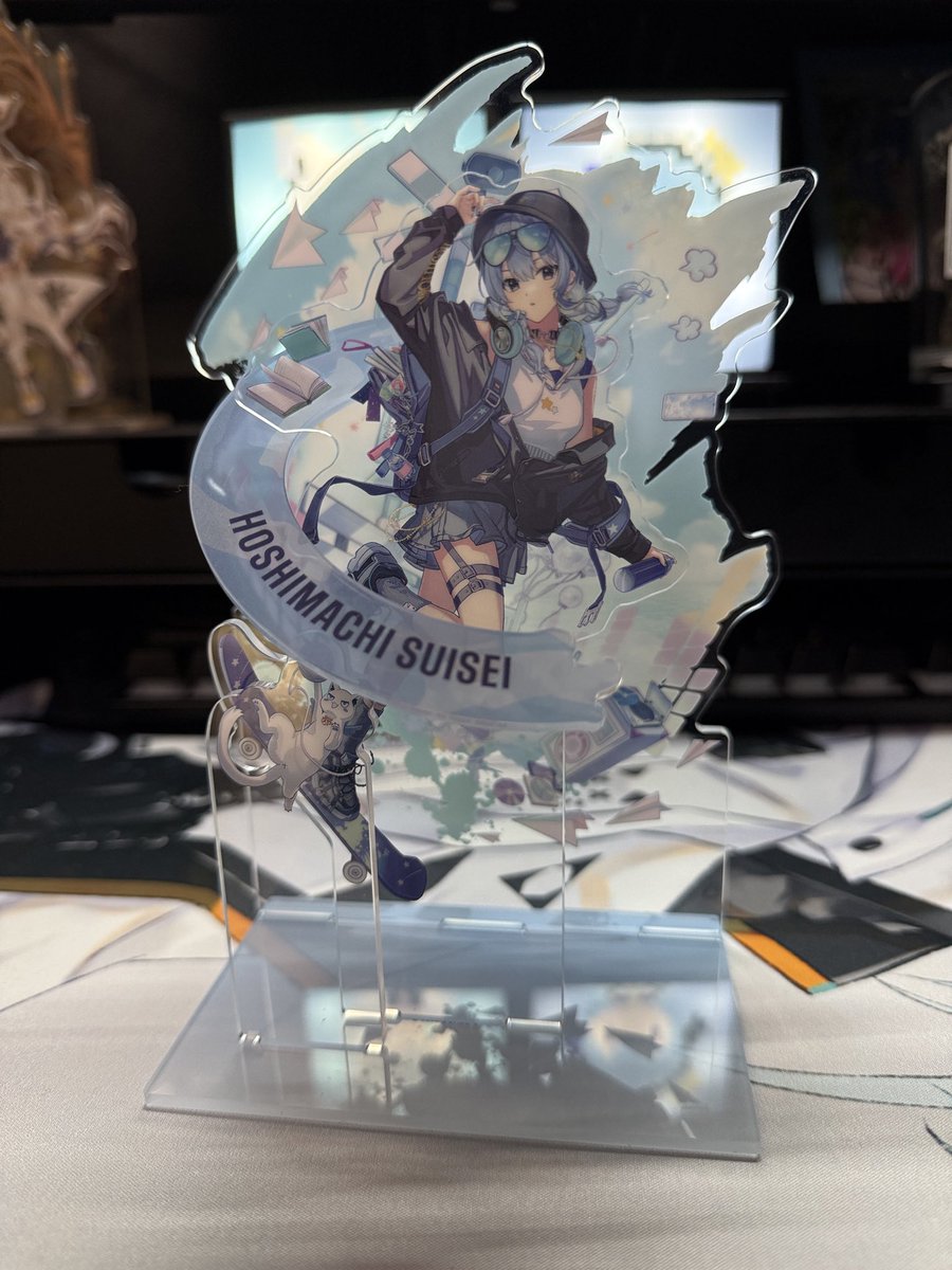 すいちゃん7周年記念グッズも届いたー！
コーチジャケットめっちゃオシャレでシンプルでかっこいい
アクスタも可愛い！！
