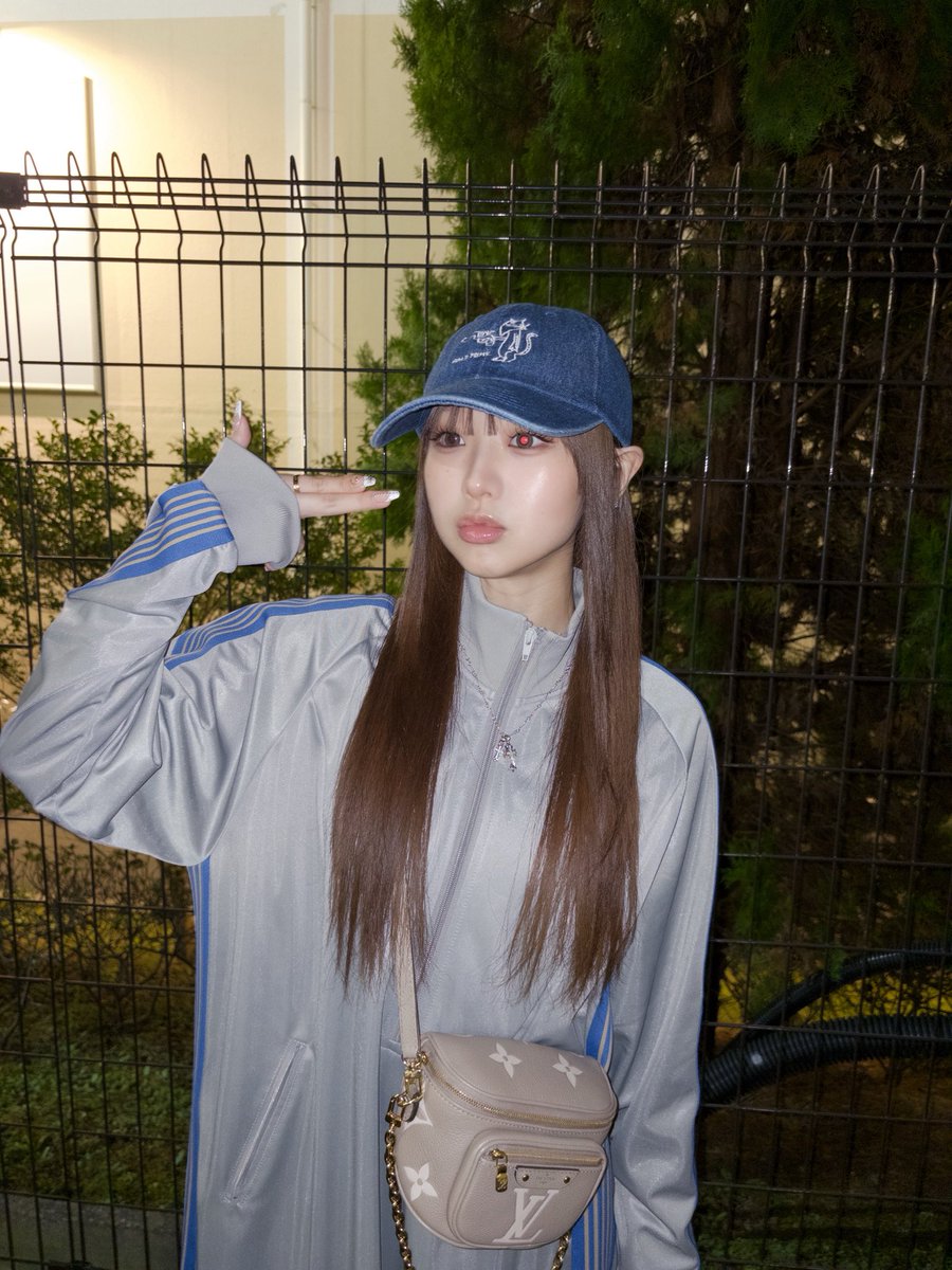 荒井麻珠 はじまりの場所 サイン入りポスカ有り 荒井麻珠 サイン&グッズの通販 by mico's shop｜ラクマ