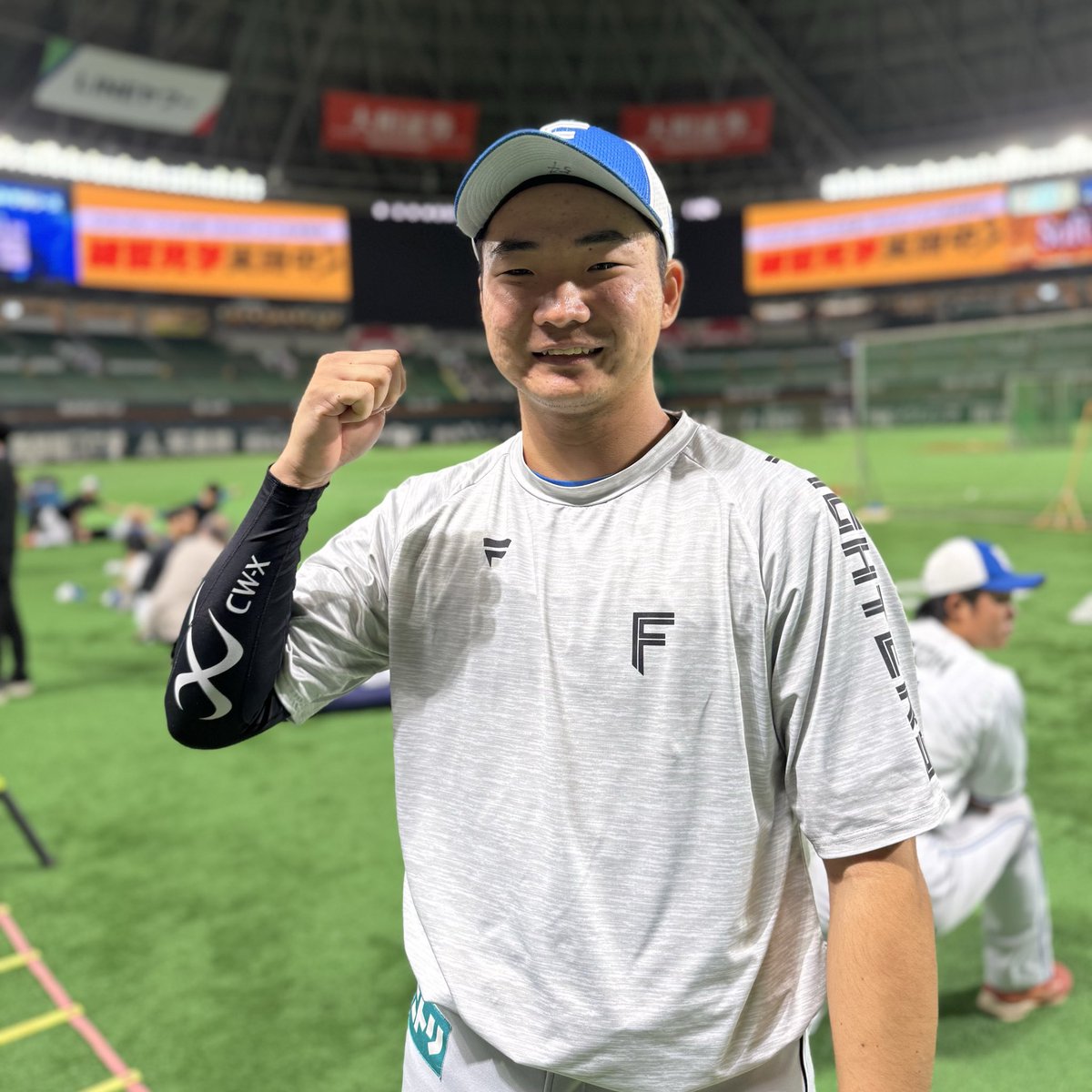 北海道日本ハムファイターズ　A L P H Axファイターズ　カーキ 北海道日本ハムファイターズ公式 on X