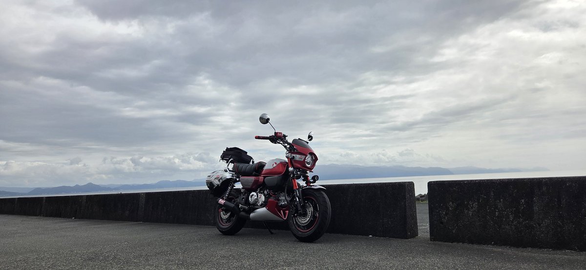 海ツー🏍
曇天☁でも海は心を癒す
バッテリー替えてから絶好調🐒
 #モンキー125  #海