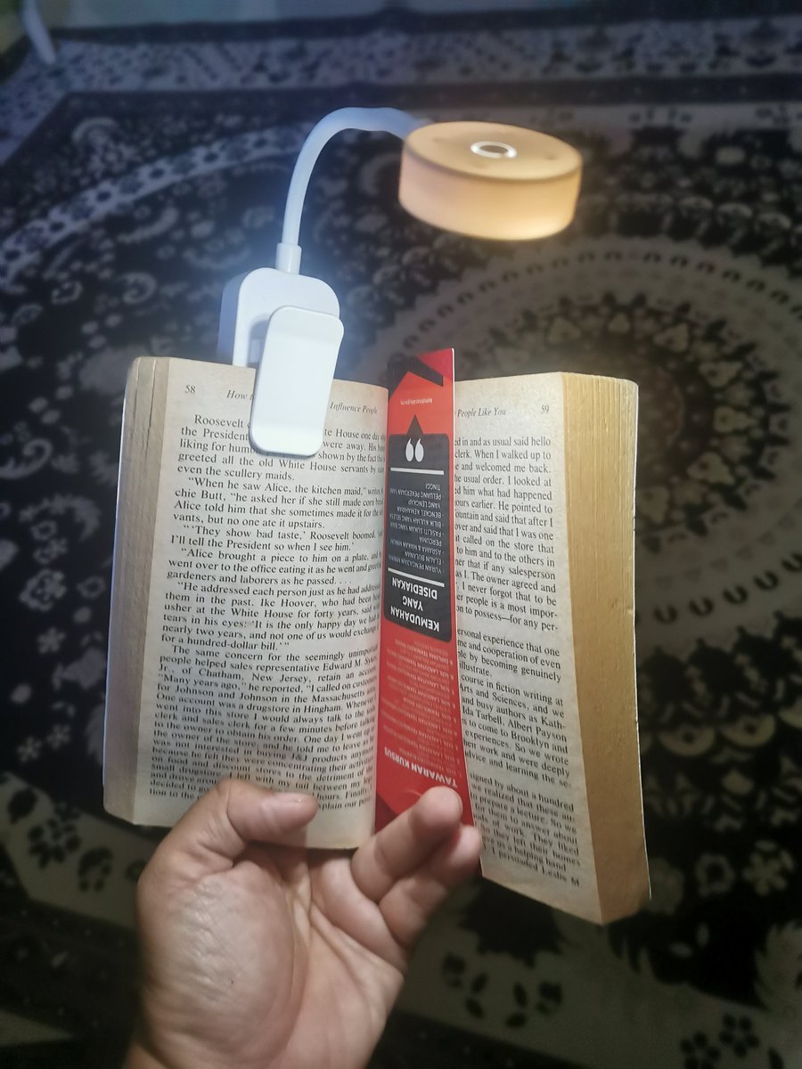 Tak sangka jugak aku beli bende alah ni. Macam rumah takada lampu.