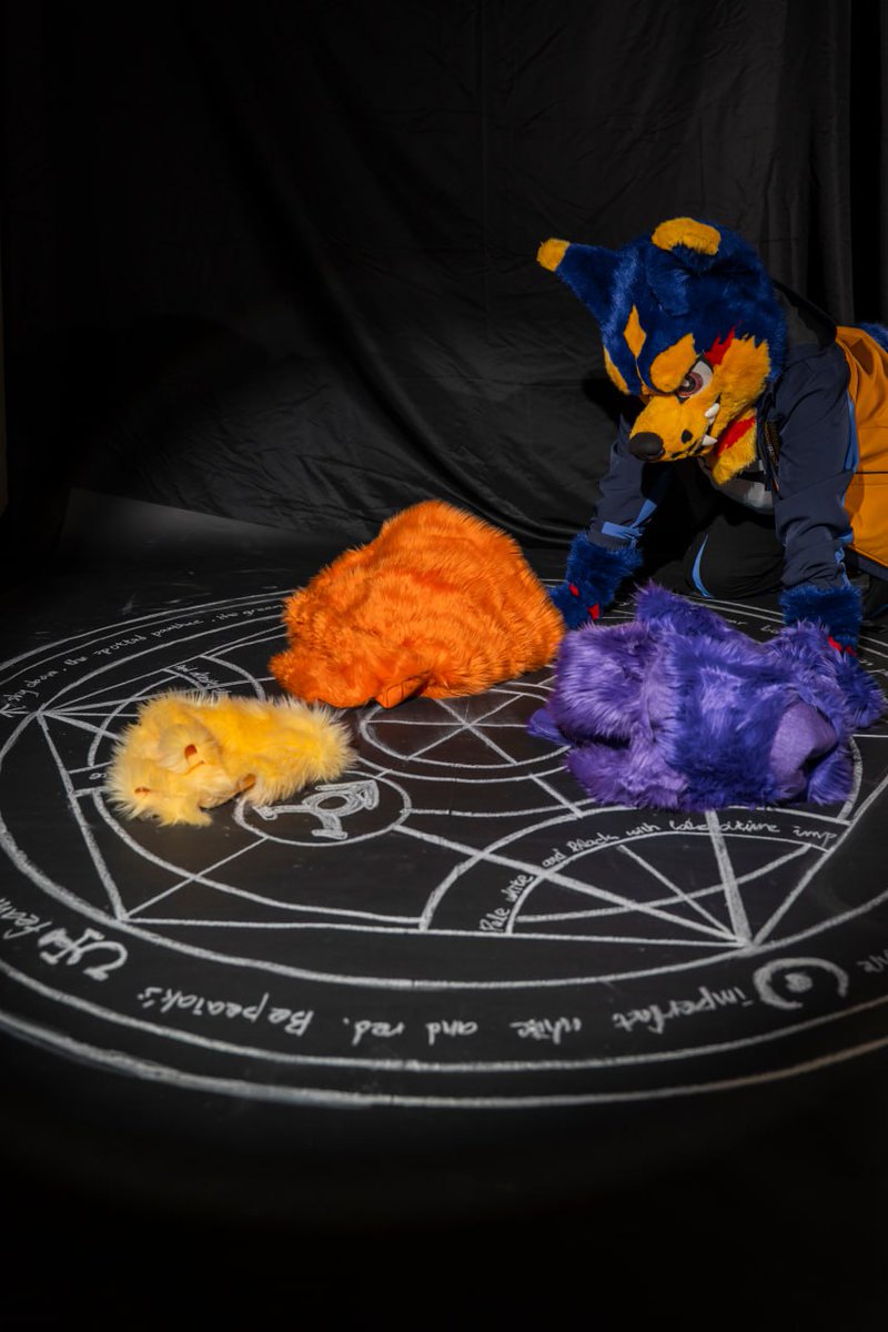 LamIan7044's tweet photo. This is a photo of the special fursuit making process by Thunder. 
If I add fetish suit in process......
More pictures in the comments.
Fursuit Thunder: @wolf26989 
📸: @banna097  and @loniceradc66 https://t.co/KwxaKEKSfv