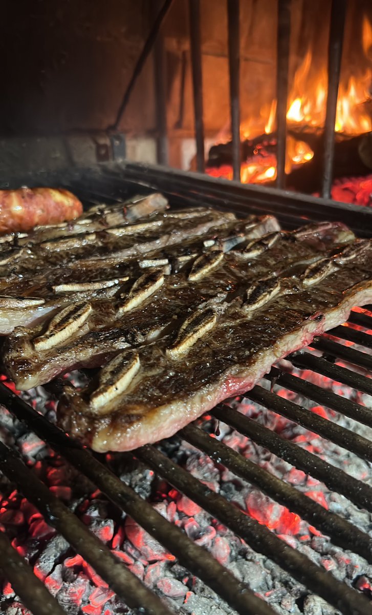 Qué fruta noble el asado de tira. 

El mejor corte por escándalo.